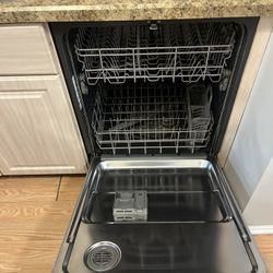 Dishwasher Must Be Able To Pickup!!