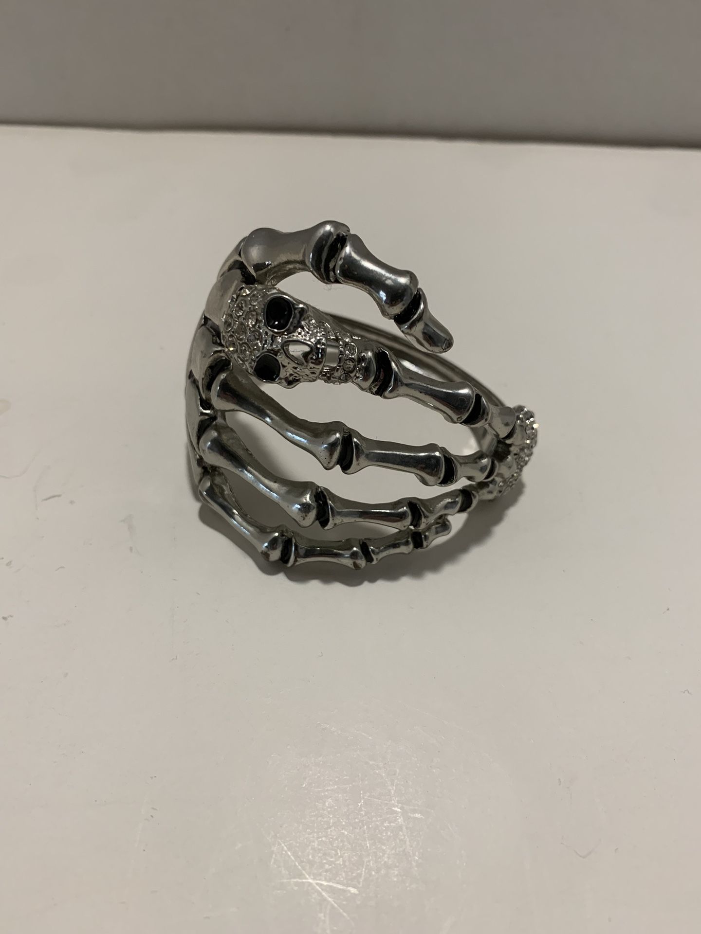 EVER FAITH SKELETON HAND CUFF BRACELET