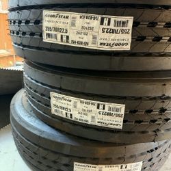 Trailer Tires 