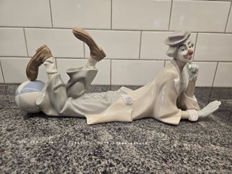 Lladro Clown with Ball #4618 NO BOX