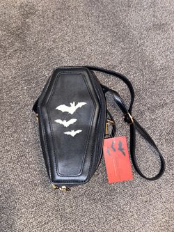 NWT Cassie's Purse Vampire Coffin Bat Goth Halloween Crossbody  Bag