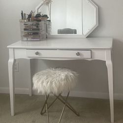 Vanity Makeup Desk 