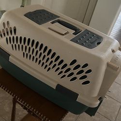 Pet Mate Pet Taxi Carrier for Cat or Small Dog/Puppy