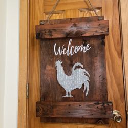 Recycled Pallet Wood Welcome Sign