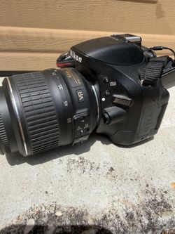 Nikon D5200 DSLR Camera w/ Nikon DX NIKKOR 18-55mm Lens – Untested
