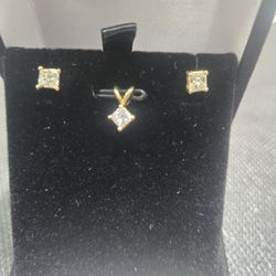 Princess Diamond Earrings & Pendant
