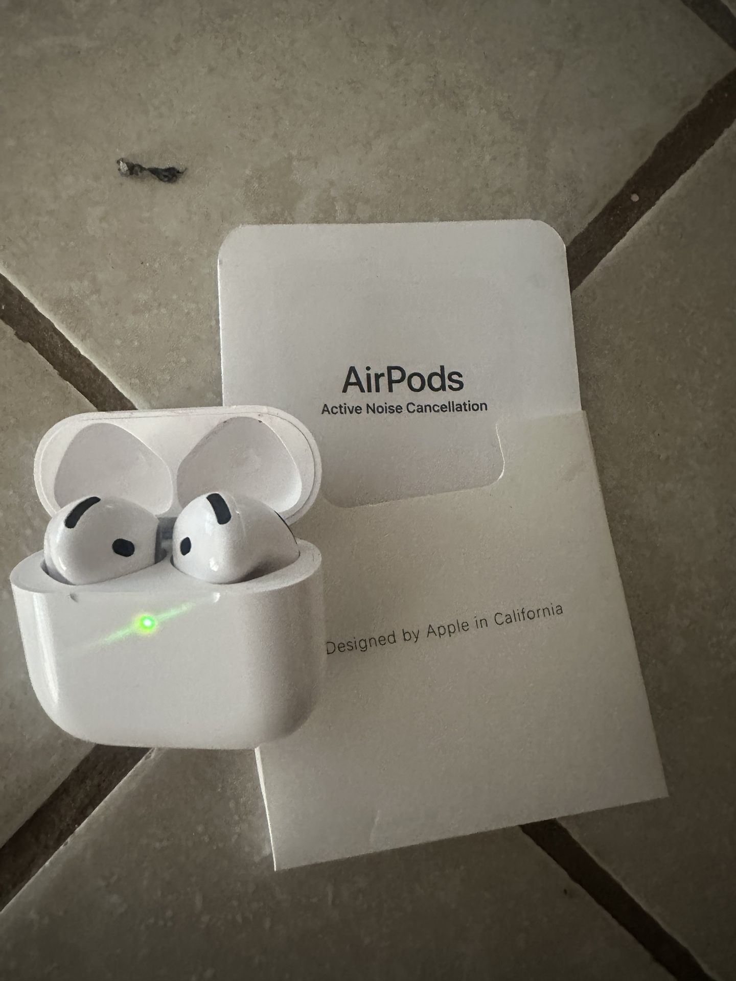 AirPods 4 with ANC