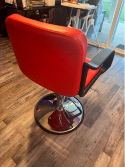 Salon chair