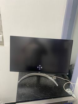 Lg monitor 27 inches with HDMI port  and display port