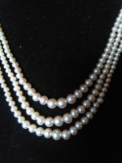 Vintage triple strand pearl necklace set