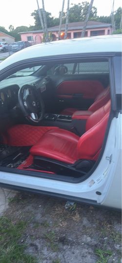 Dodge challenger 2012