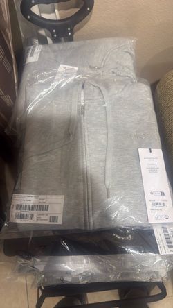 Alo Yoga Accolade Full Zip Hoodie