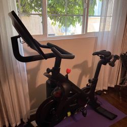Peloton Bike Plus +