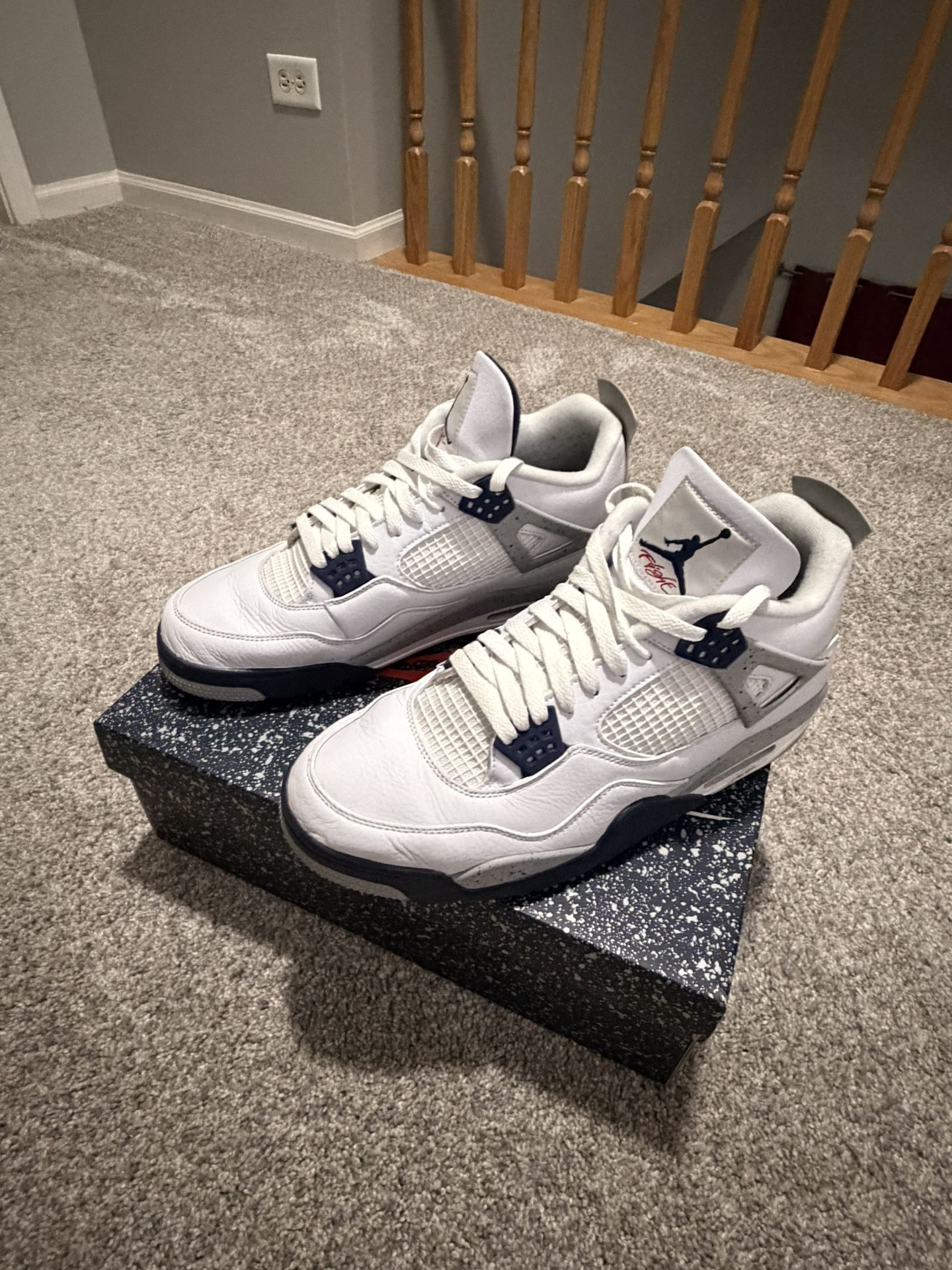 Jordan 4 Midnight Navy Size 13