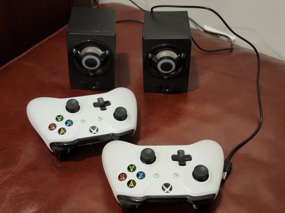 Xbox One S Gaming Setup