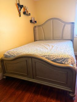 Queen Size Nisha Bed w/ 2 Nightstands – Tufted Headboard