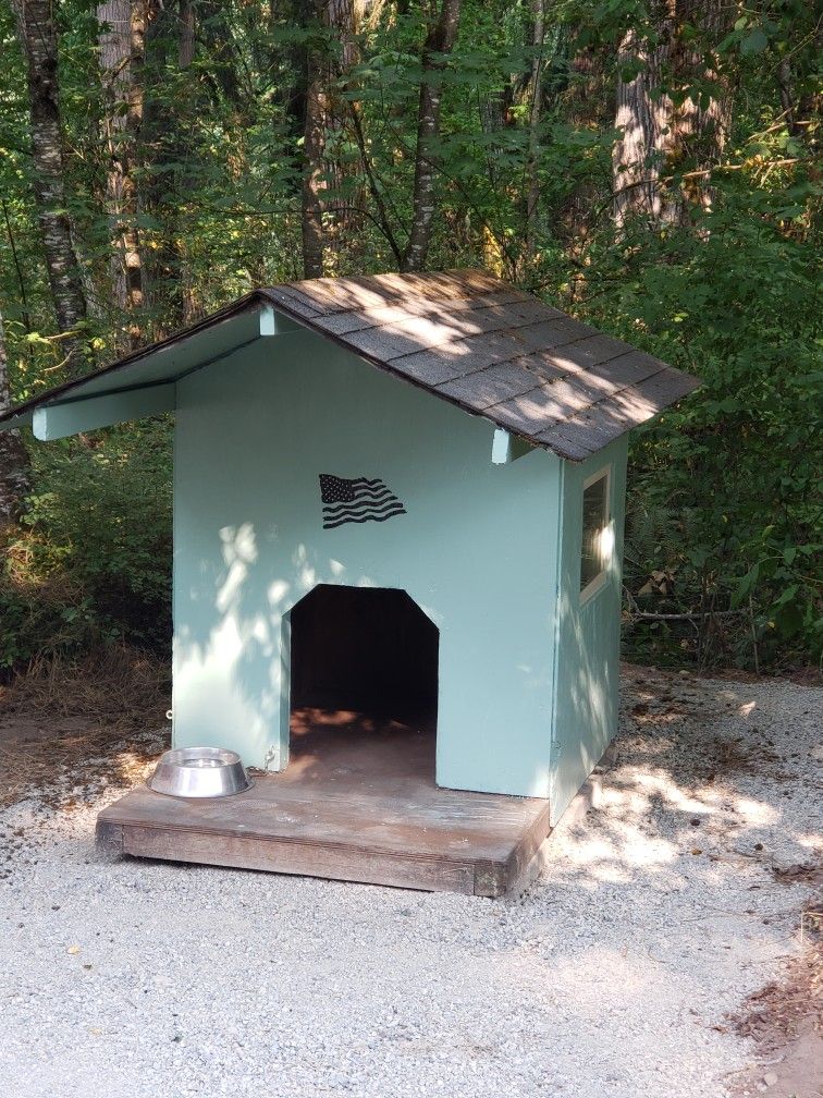 Ex Large Dog House