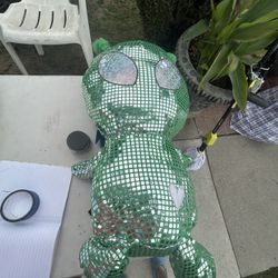 Yard Sale Aliens!!