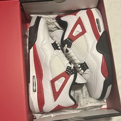 Jordan 4 retro red cements size 8