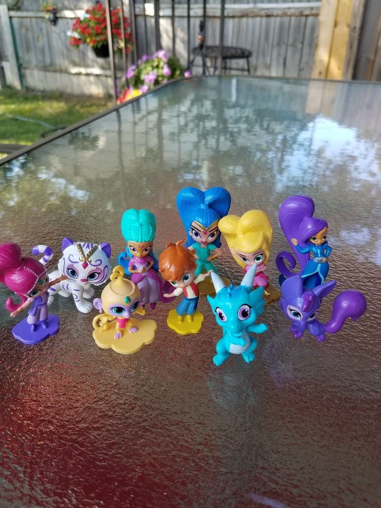 Shimmer and shine mini figures Lot 10