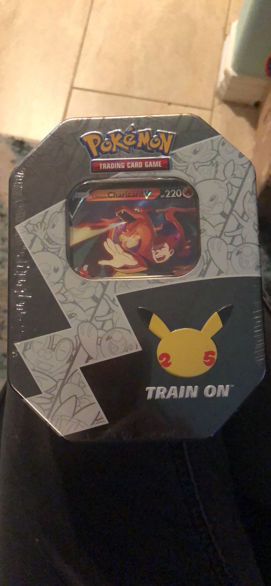 Pokémon 25th Anniversary Tin Lance’s Charizard