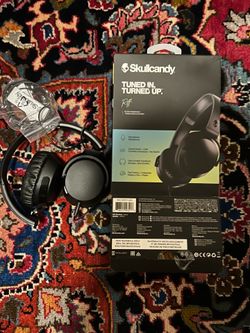 Skullcandy S5PXY-L003 Riff Wired On-Ear Headphones - Black