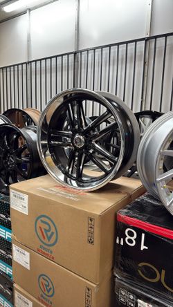 Resto Wheels Black/Chrome Lip