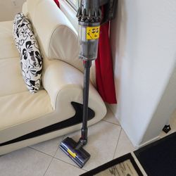 Dyson Cyclone V10 Animal Vacuum