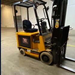 Forklift - Caterpillar 