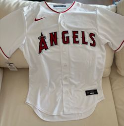 New and unworn signed ohtani angels jersey