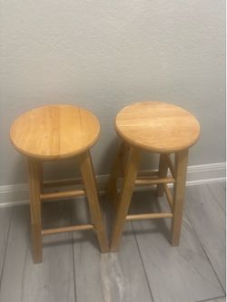 Set of 2 Wooden Bar Stools