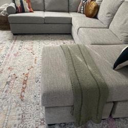 U-Shaped 2 Piece Sectional - Light grey fabric 