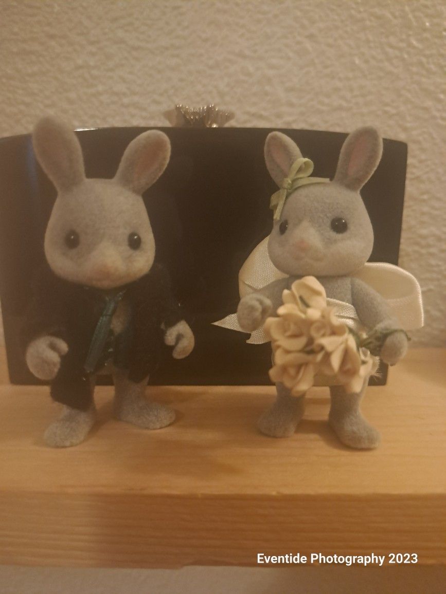 Bride And Groom Rabbit Figures