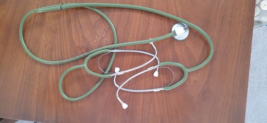 Lightly Used Teaching Stethoscope- Green
