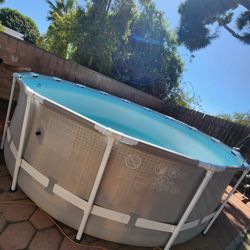 Above ground pool