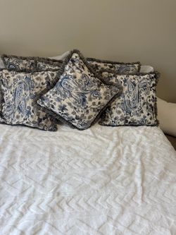 6  couch, pillow, or for decoration on the bed