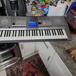 Yamaha keyboard 