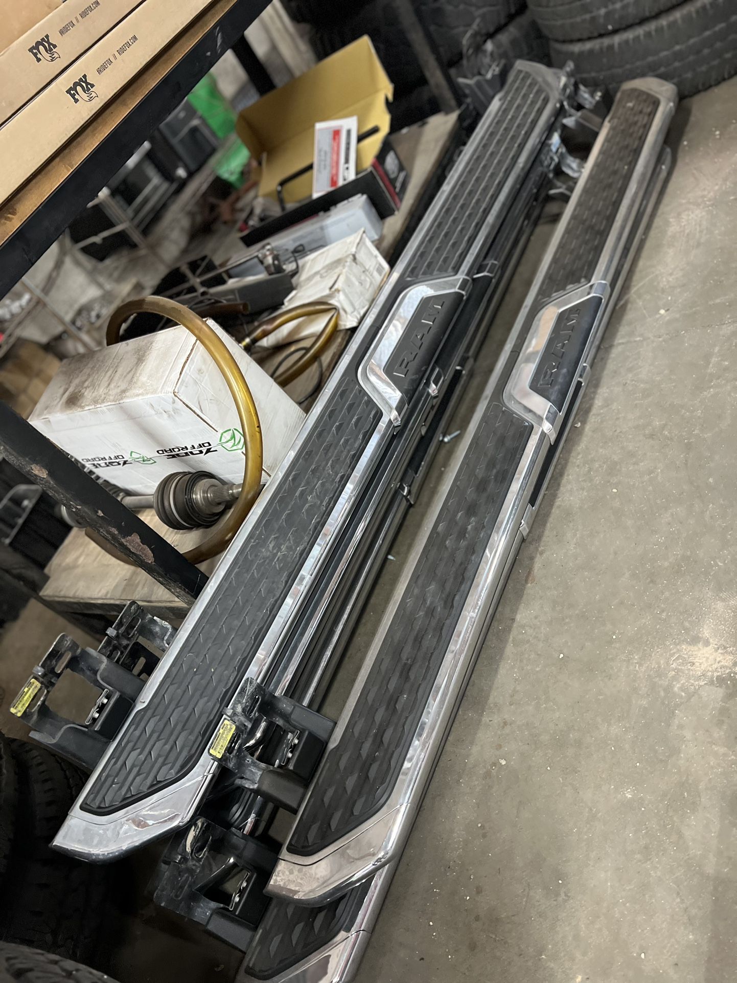 Oem Ram2500/3500 Side Steps