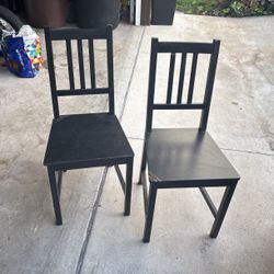 2 Free Lightweight Black Chairs 
