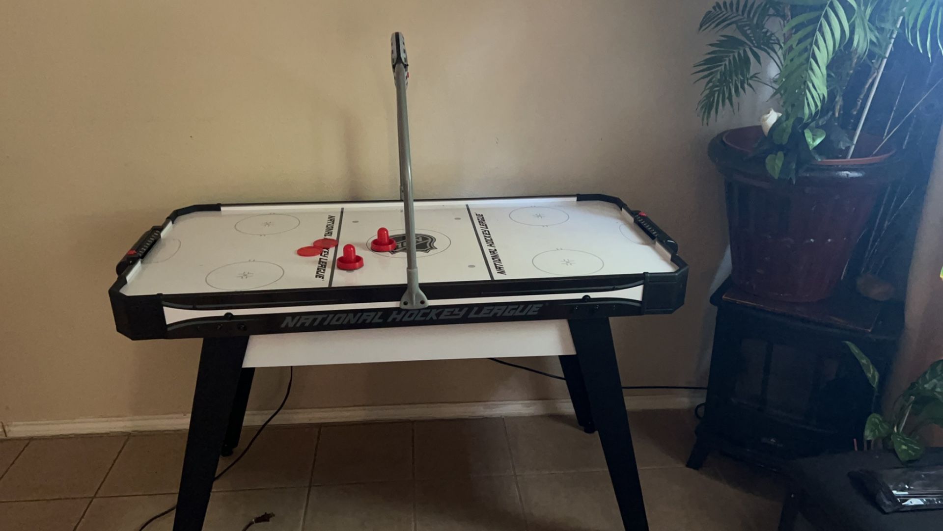 air hockey table 