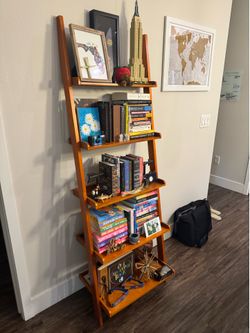 Wooden Ladder Bookshelf