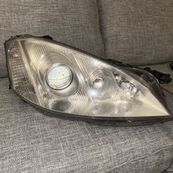 Mercedes Benz S550 Passenger Headlight 2007 to 2009