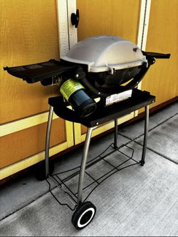 Weber Gas Propane Grill with Rolling Stand