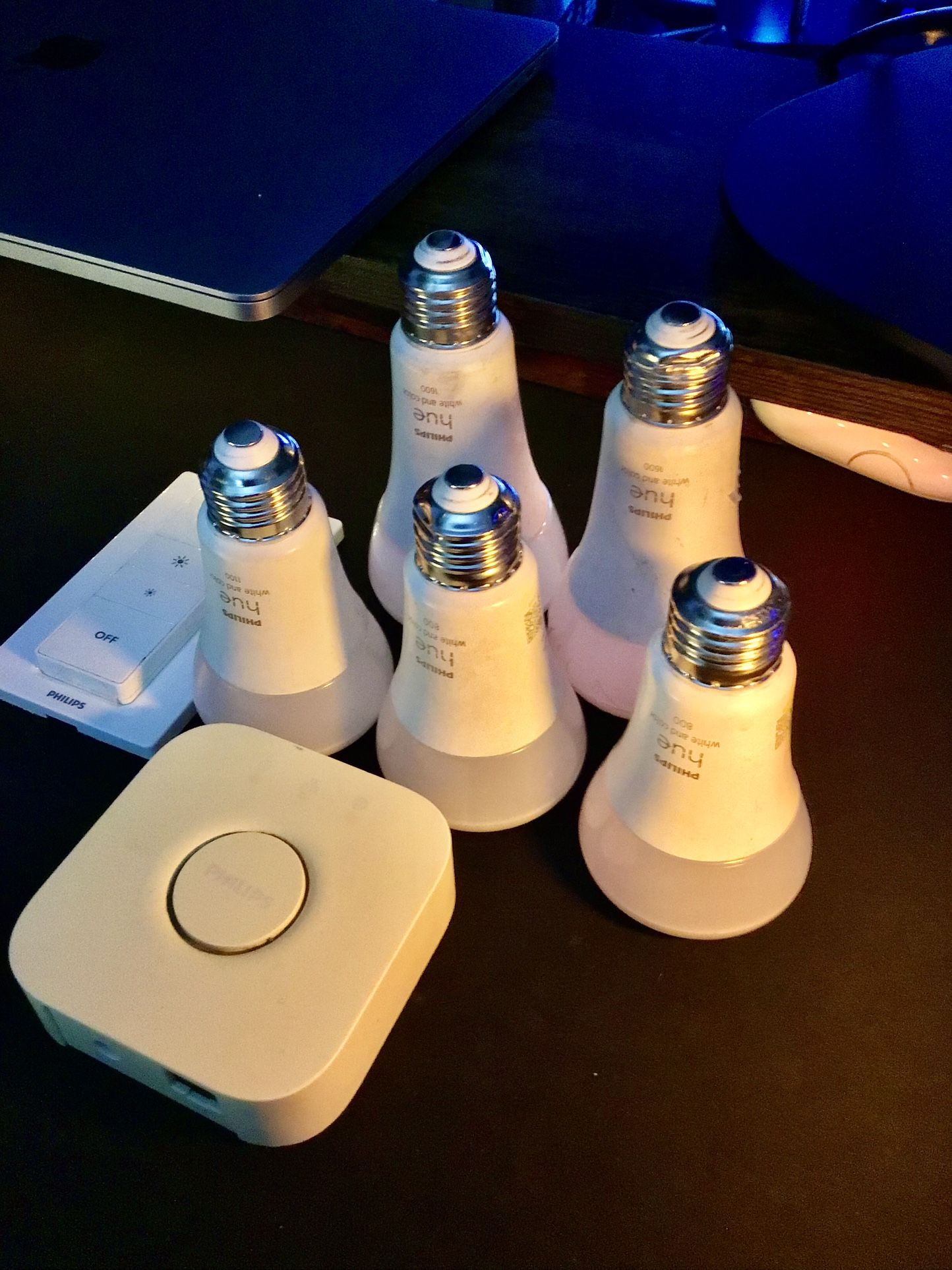 Philips hue Bridge With 5 Hue Bulbs