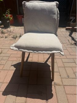 Cushioned Patio Chair – Comfortable & Sturdy –