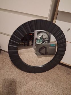 round mirror