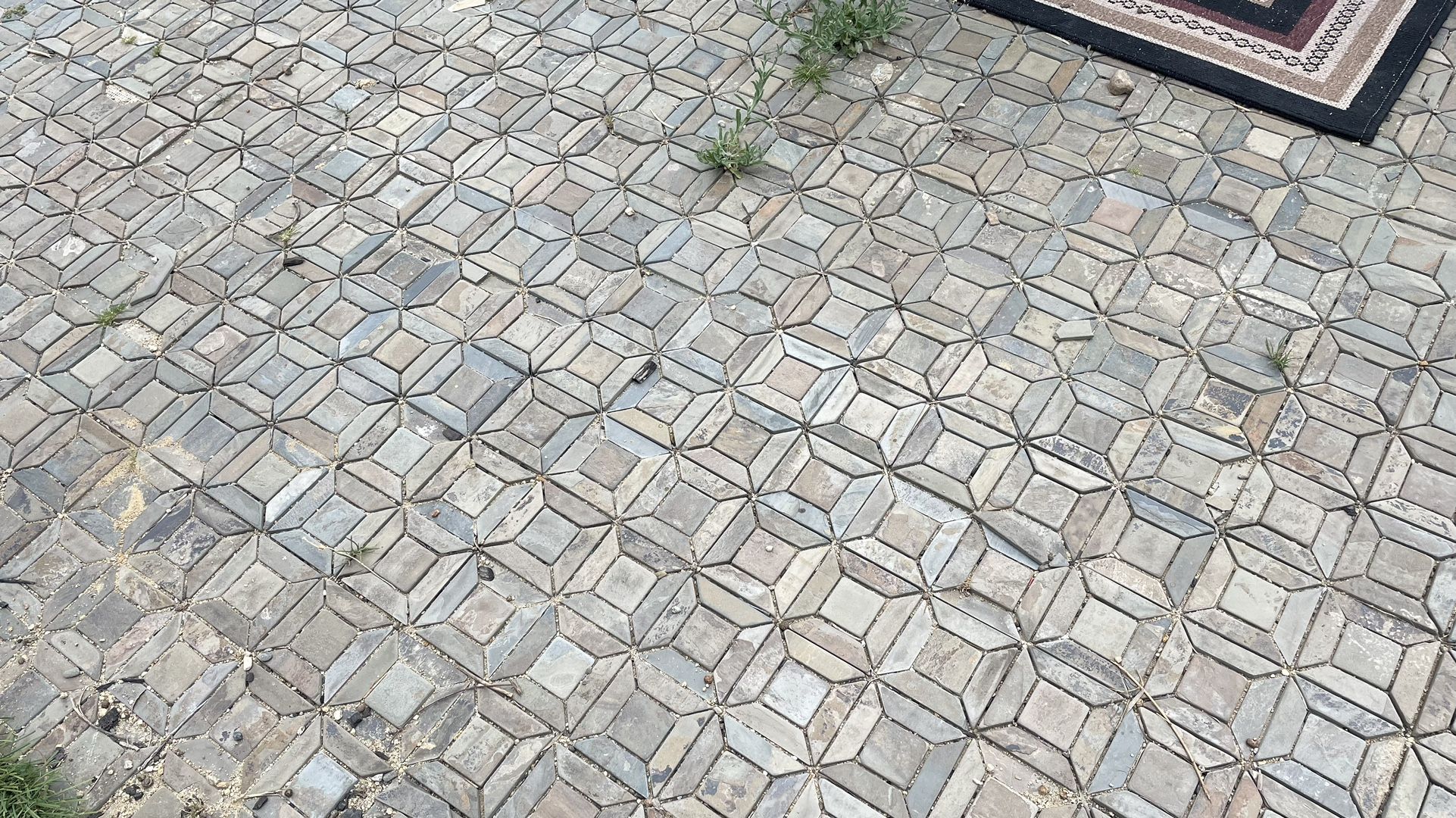 Beautiful Mosaic Slate Tile For Kitchens, Bathrooms, Patios Indoor Or Outdoors Appropriately 240 Square Feet