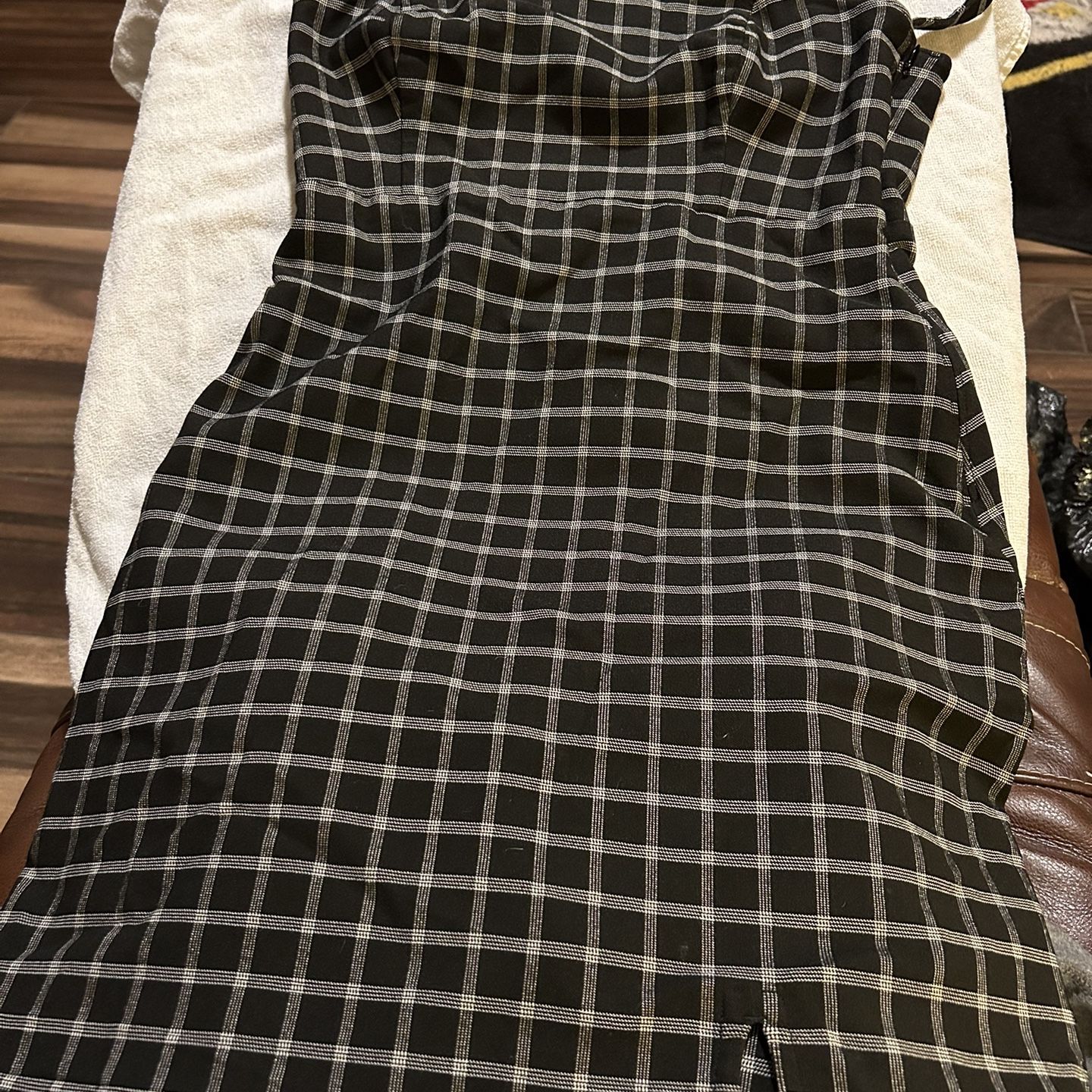 hollister plaid mini dress Women's Hollister Black/White Plaid Mini Dress Size Small for Sale in  Gilbert, AZ
