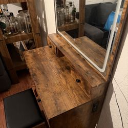 Vanity Desk With Light Up Mirror And Chair