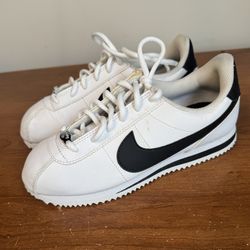 Nike Cortez Shoes Size 5.5 Y